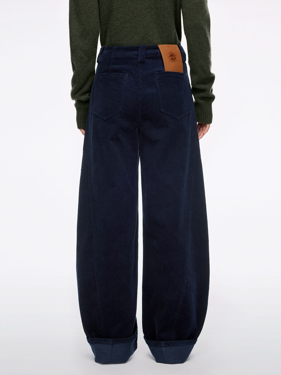 pantalones rectos de pana