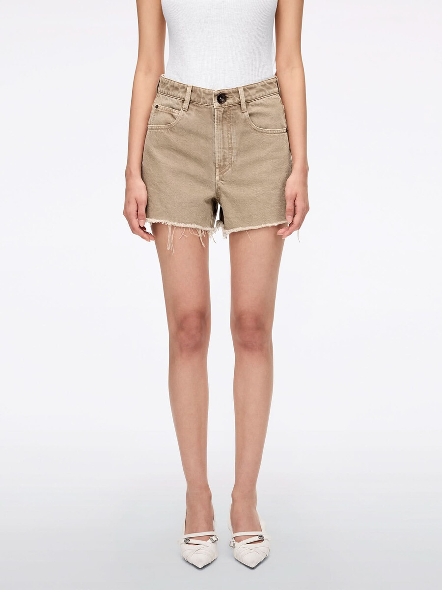 shorts de mezclilla con bordes cepillados
