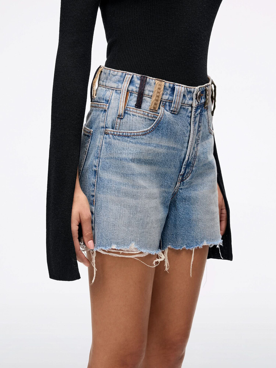 pantalones cortos de mezclilla con trabilla para cinturón