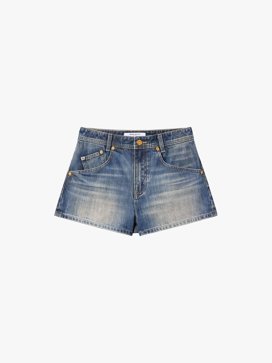 pantalones cortos de mezclilla desgastados