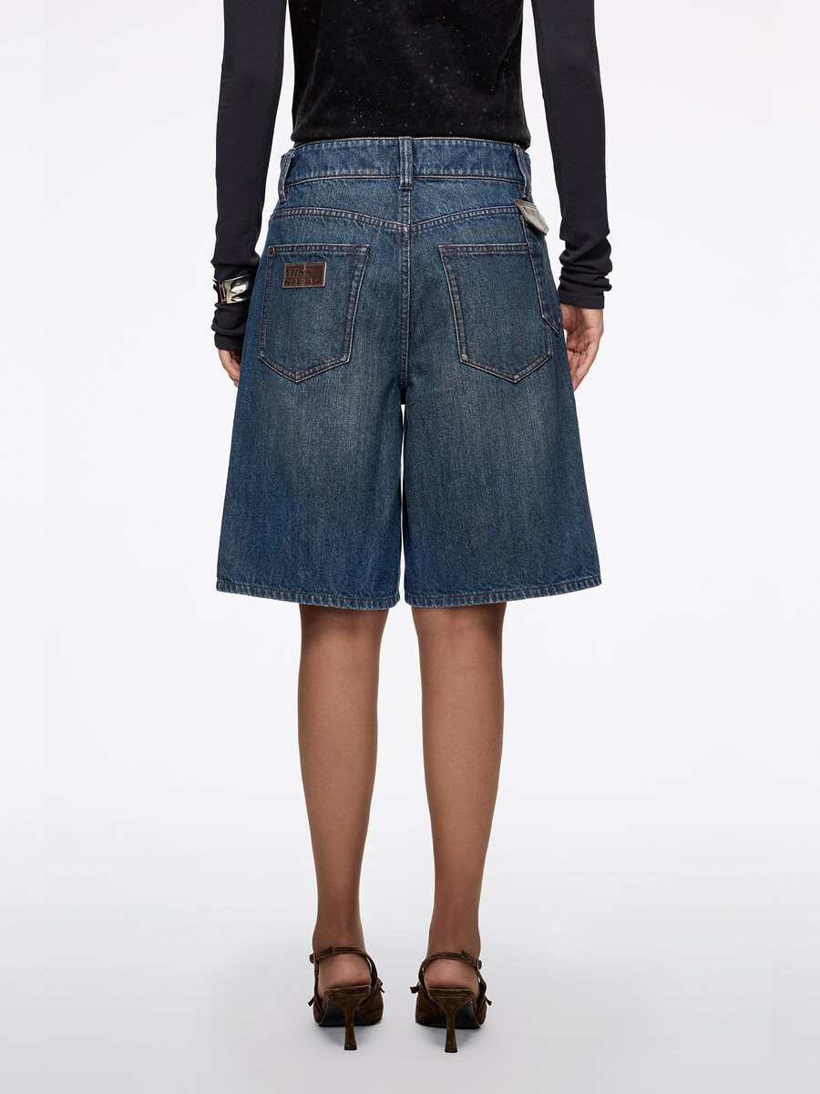 bermudas vaqueras con paneles de cuero
