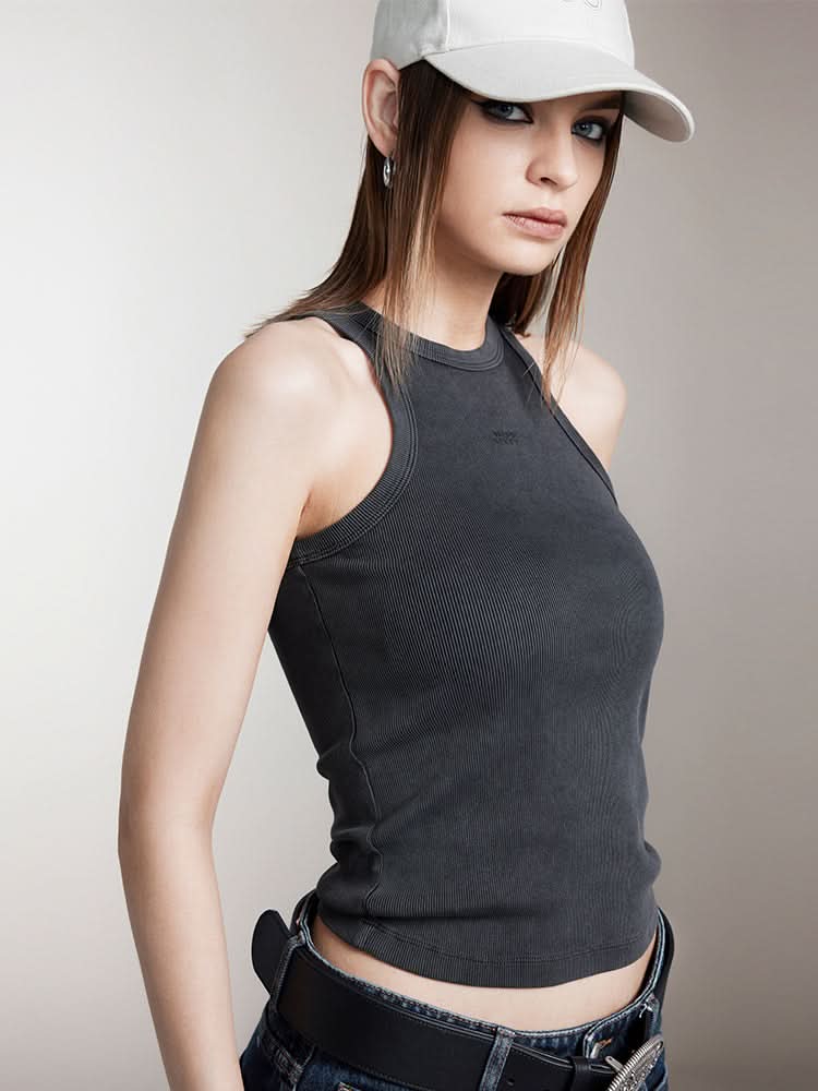 camiseta sin mangas ajustada estampada