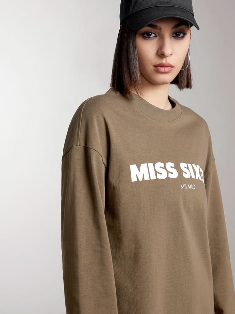 camiseta holgada de manga larga estampada