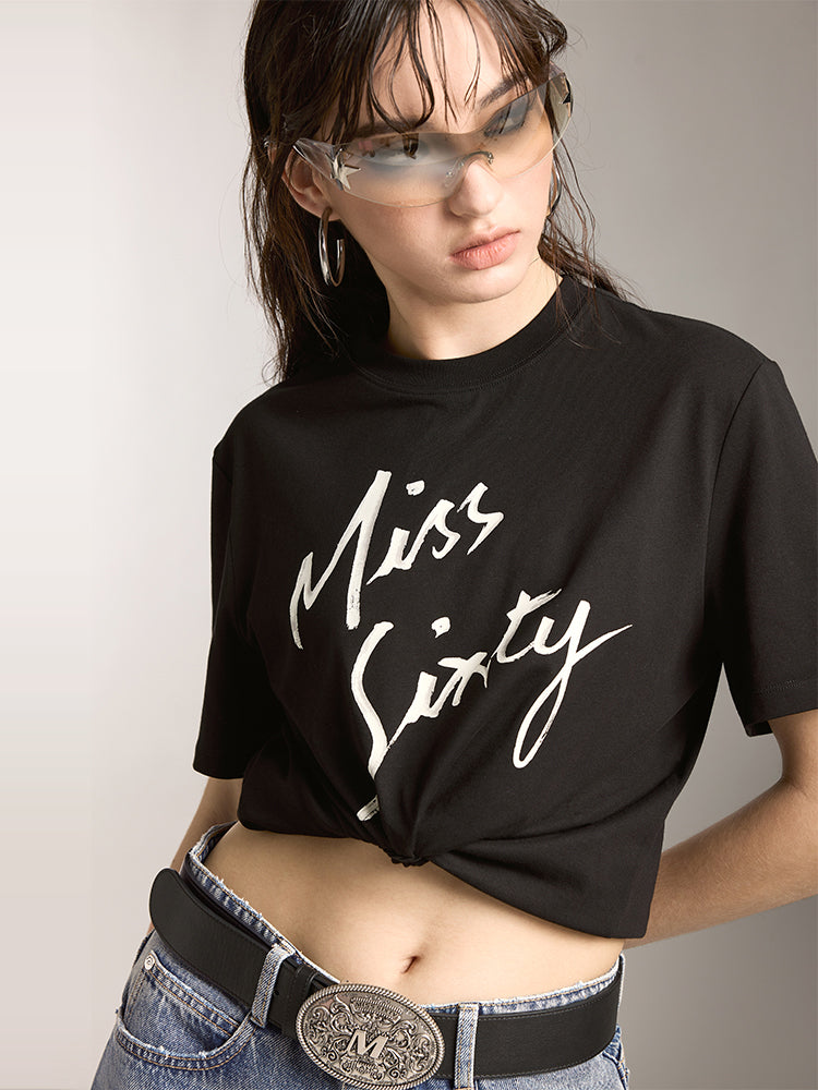 camiseta holgada de manga corta con cuello redondo y estampado