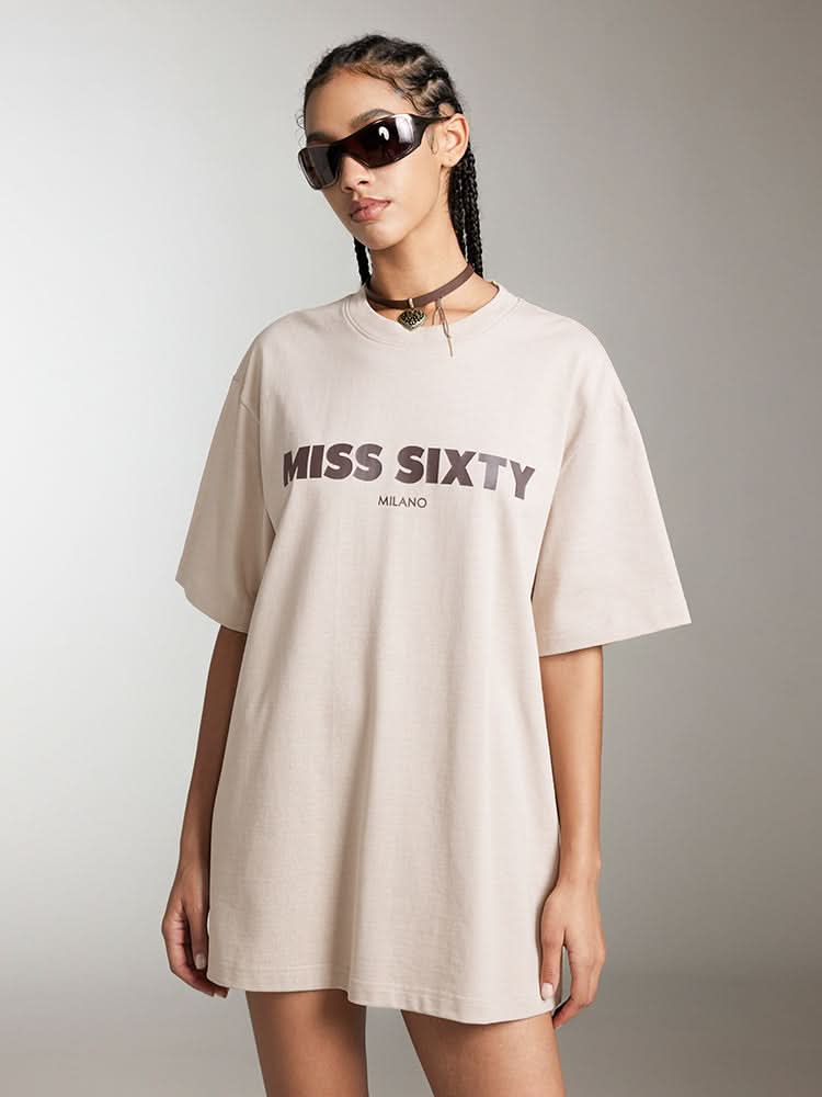 camiseta estampada con cuello redondo