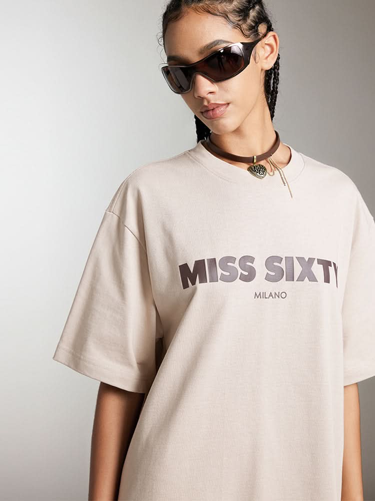 camiseta estampada con cuello redondo