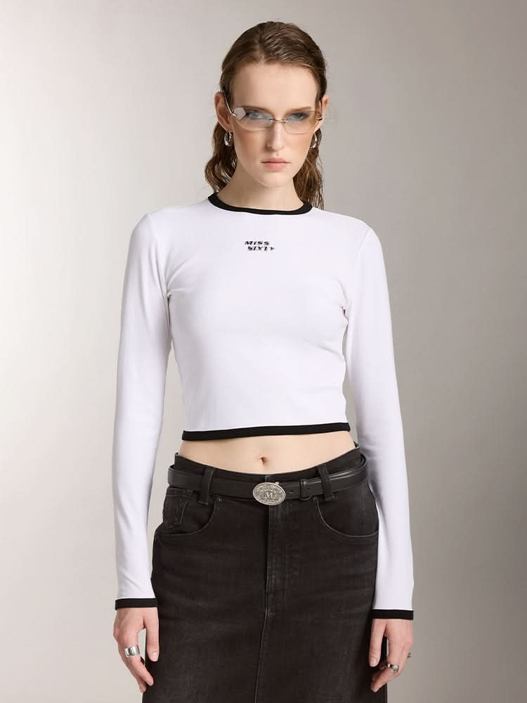 camiseta ajustada con cuello redondo