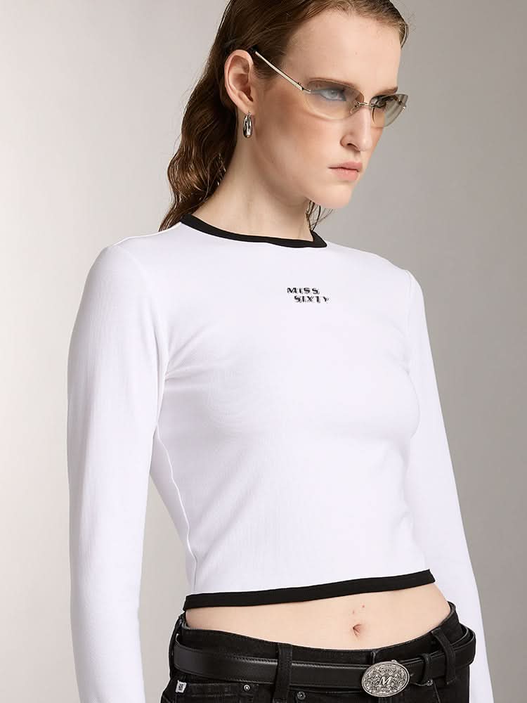 camiseta ajustada con cuello redondo