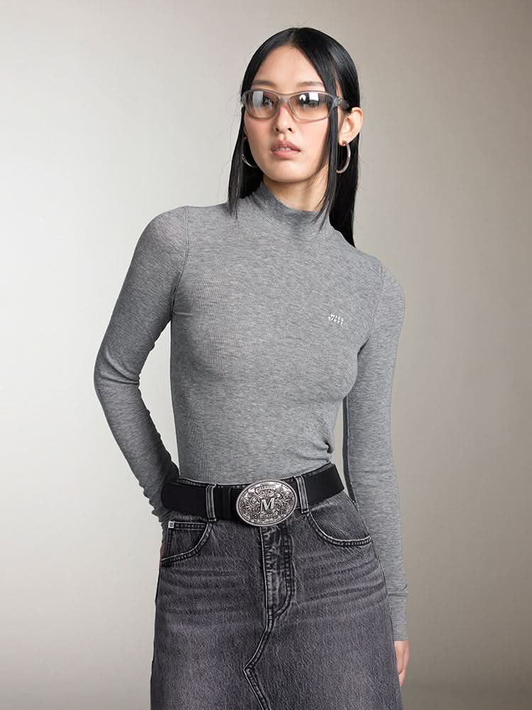 camiseta de manga larga estampada con cuello alto simulado