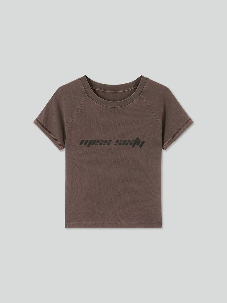 camiseta corta con cuello redondo