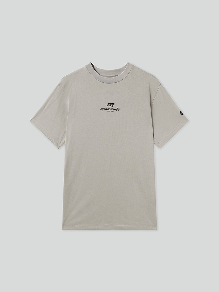 camiseta de manga corta holgada con estampado inspirado en las carreras