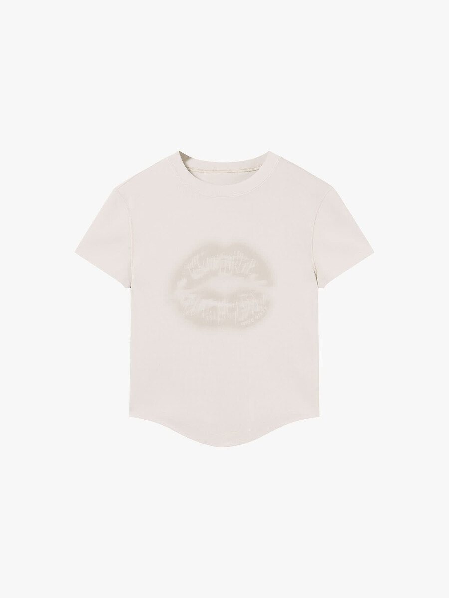 camiseta de manga corta con cuello redondo y estampado de labios