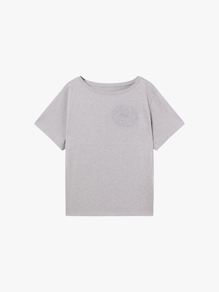 camiseta adornada con diamantes de imitación