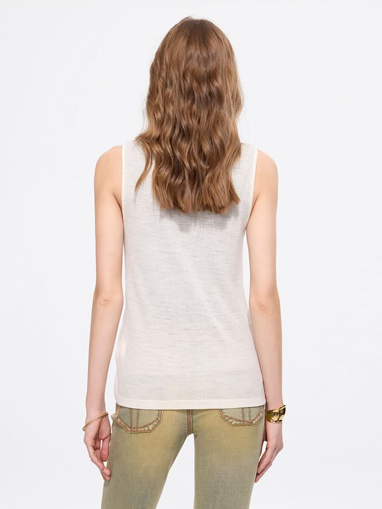 camiseta con cuello en u
