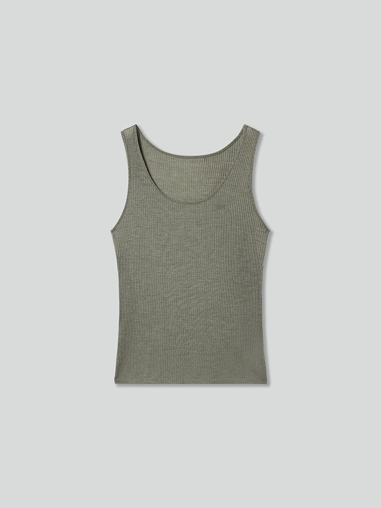 camiseta con cuello en u