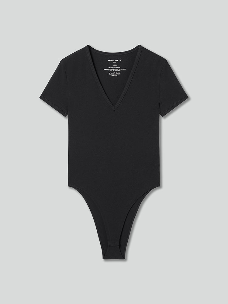 camiseta con cuello en v