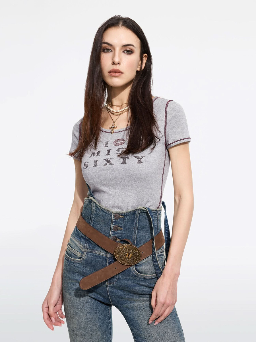 camiseta estampada de cuello redondo