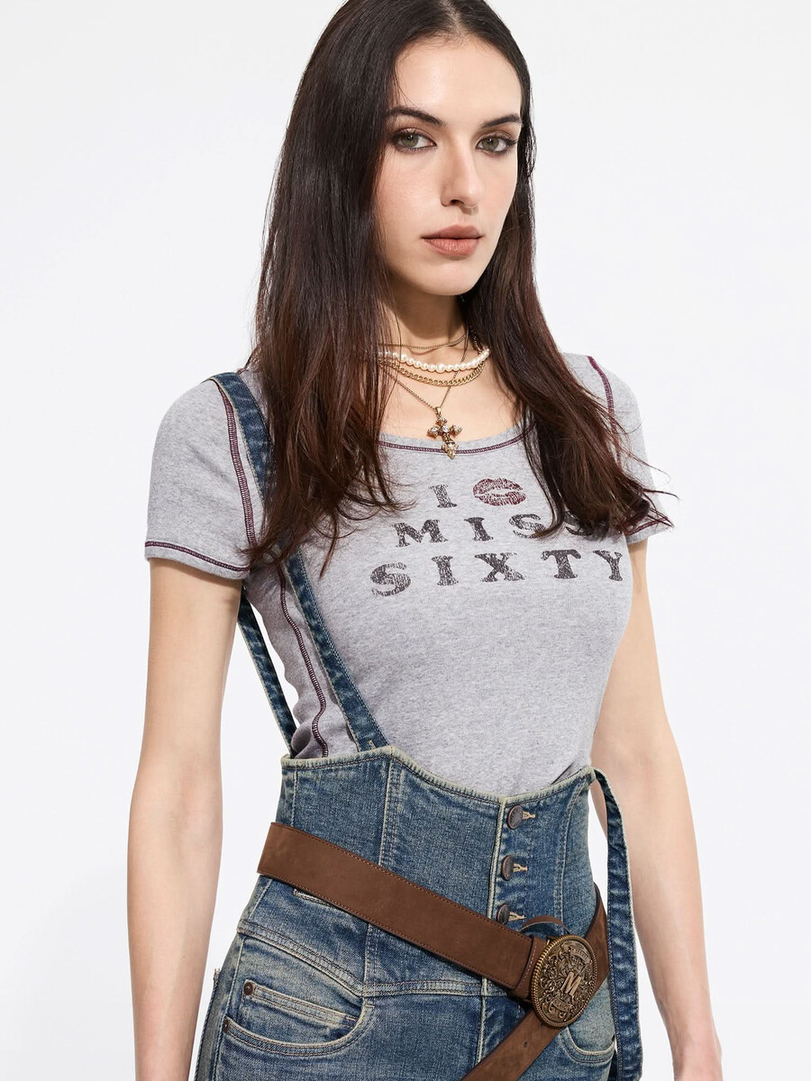 camiseta estampada de cuello redondo