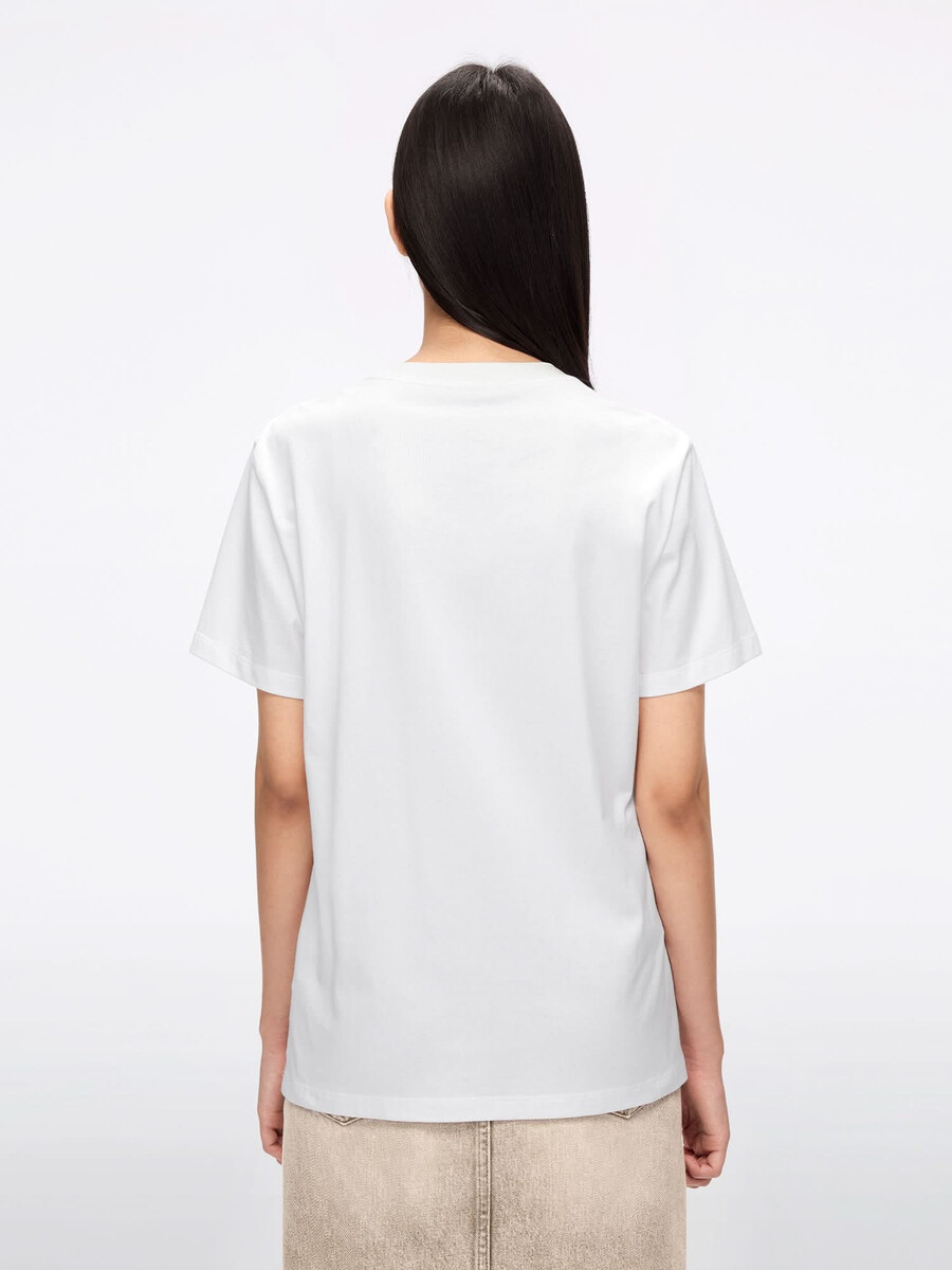 camiseta de manga corta con cuentas