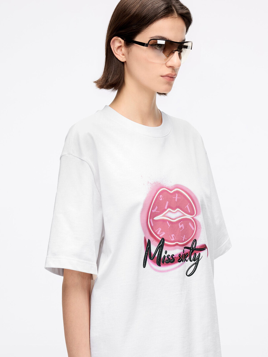 camiseta estampada de gran tamaño