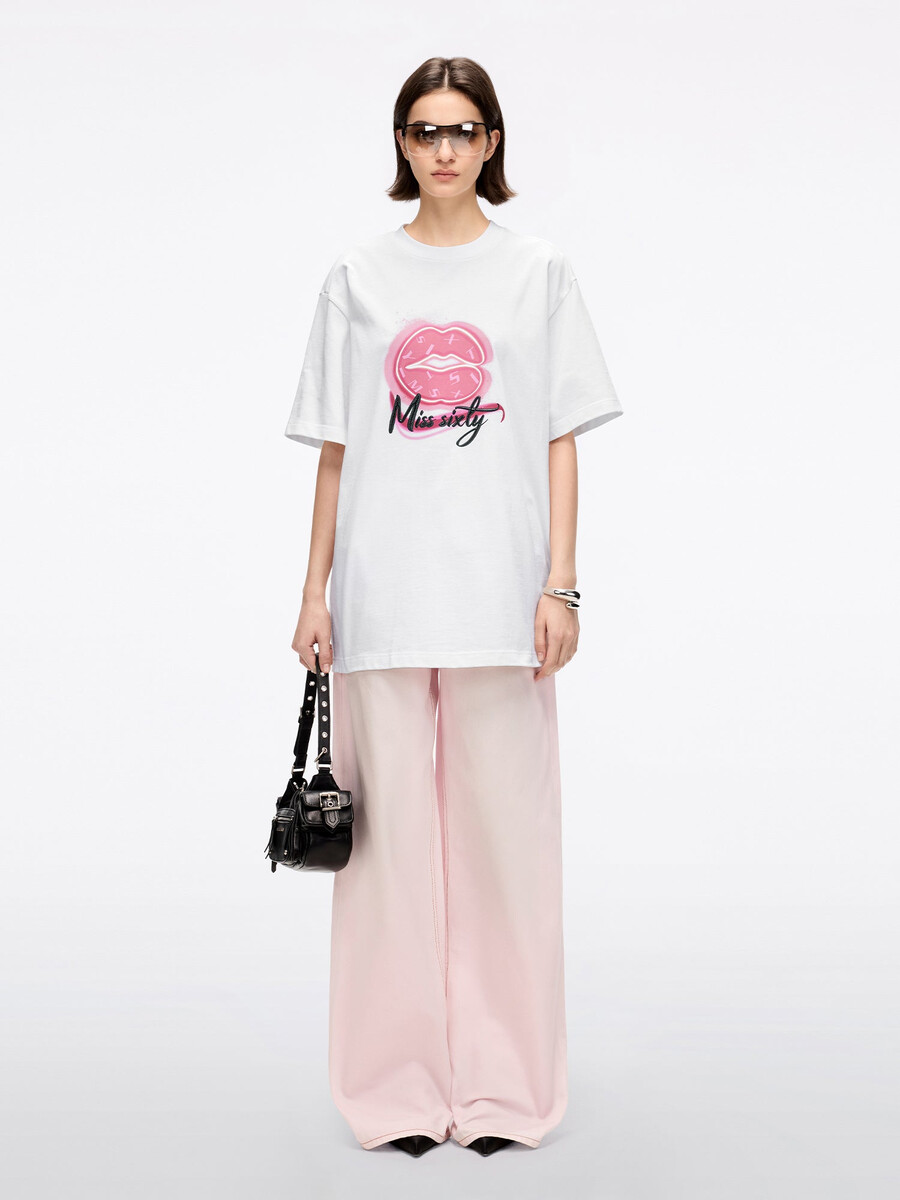 camiseta estampada de gran tamaño