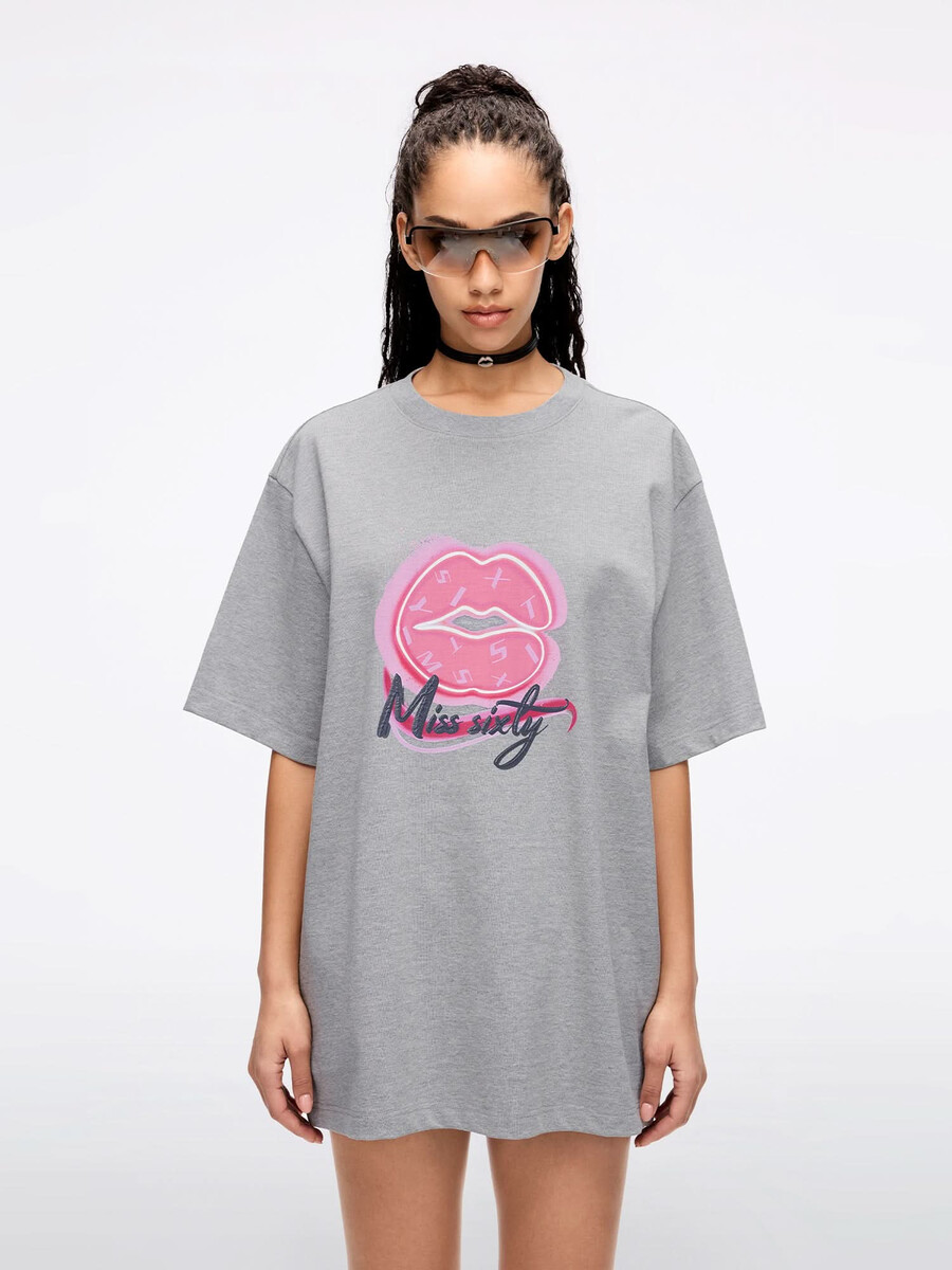 camiseta estampada de gran tamaño