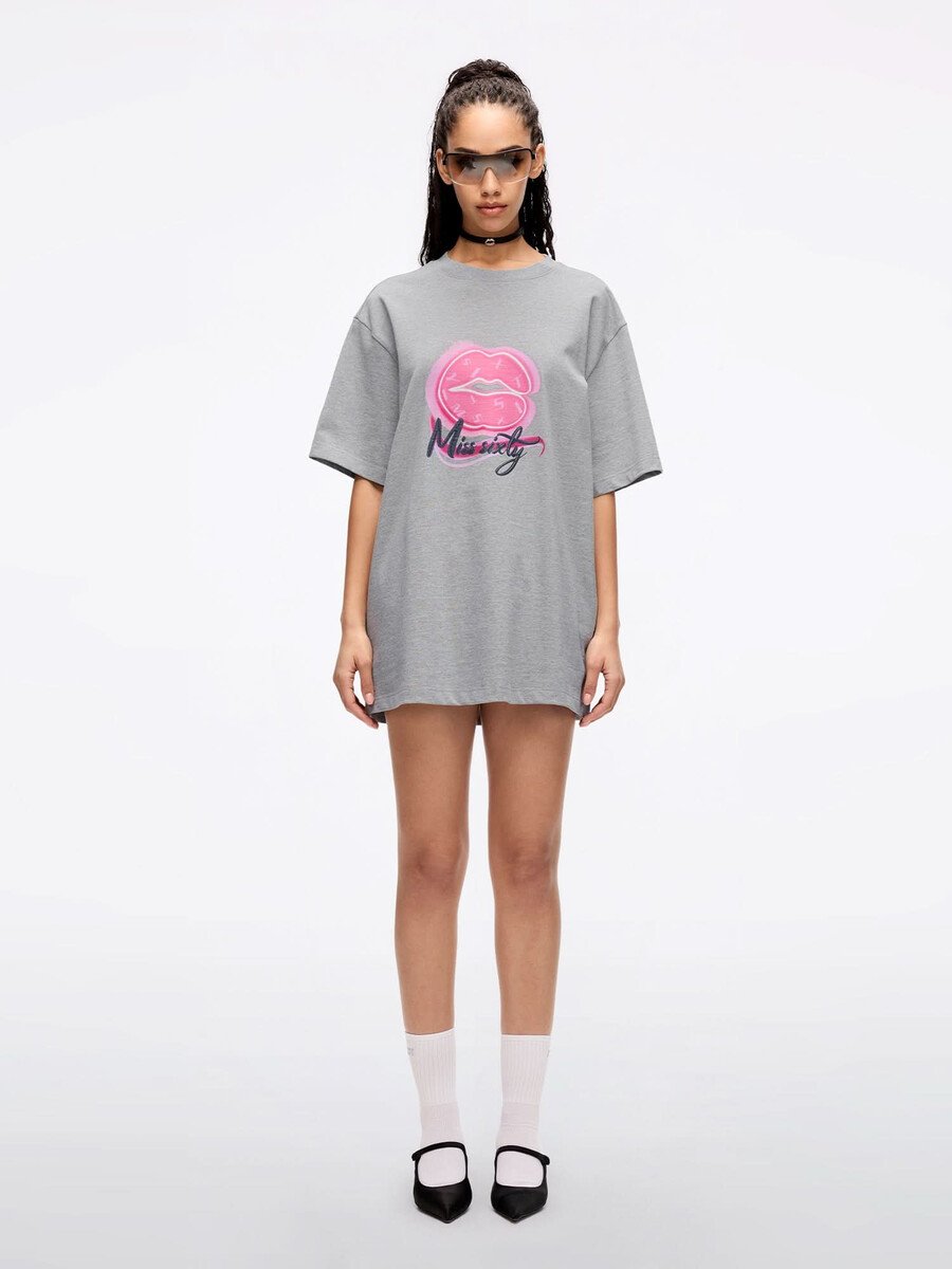 camiseta estampada de gran tamaño