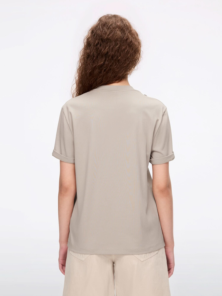 camiseta estampada con cuentas
