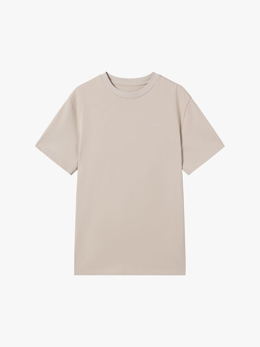 camiseta gráfica adornada