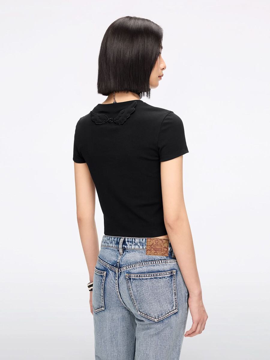 camiseta con alas de ángel