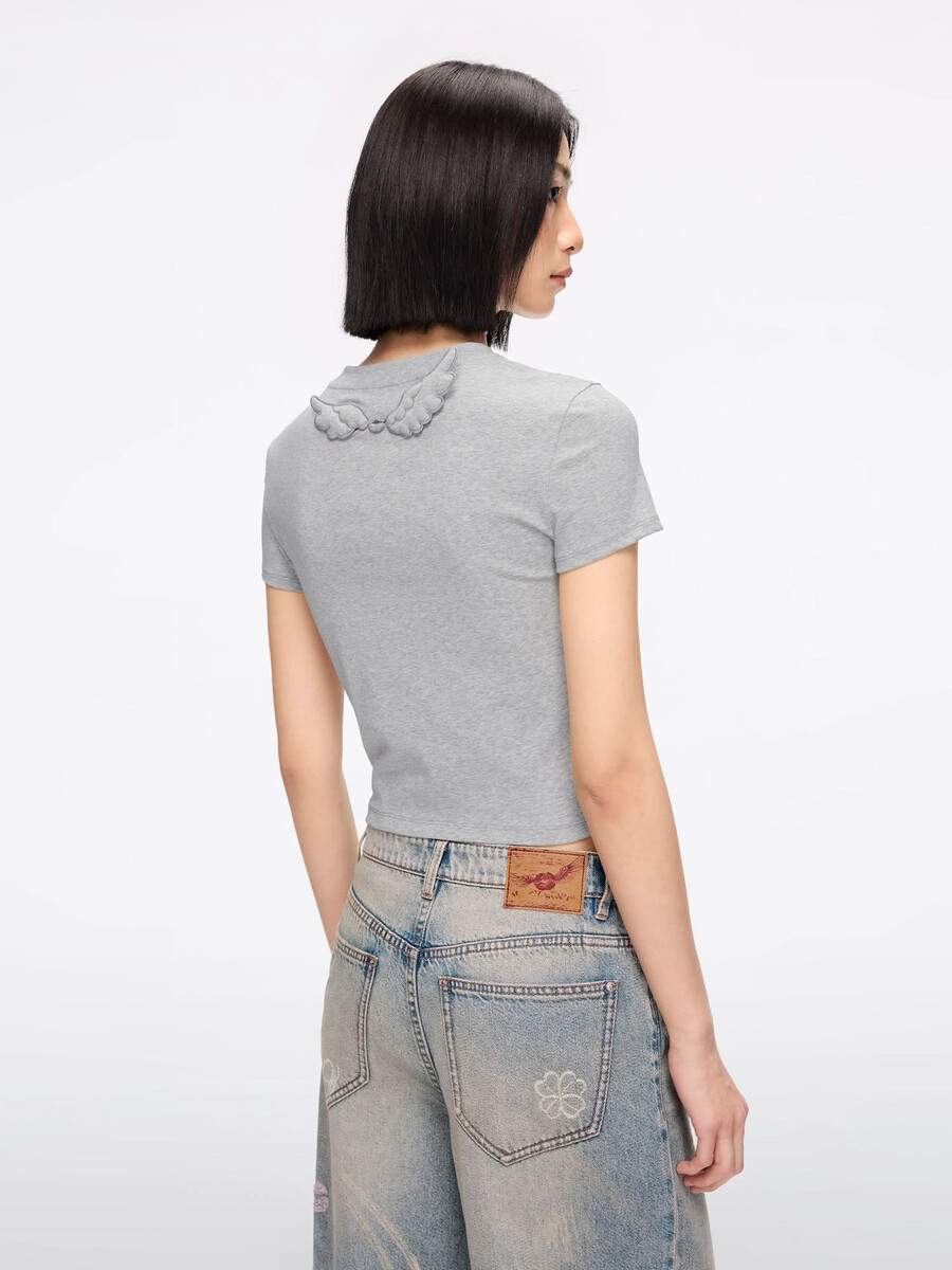 camiseta con alas de ángel
