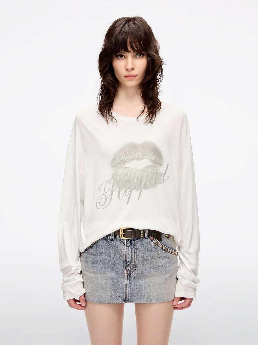 camiseta extragrande con estampado de labios