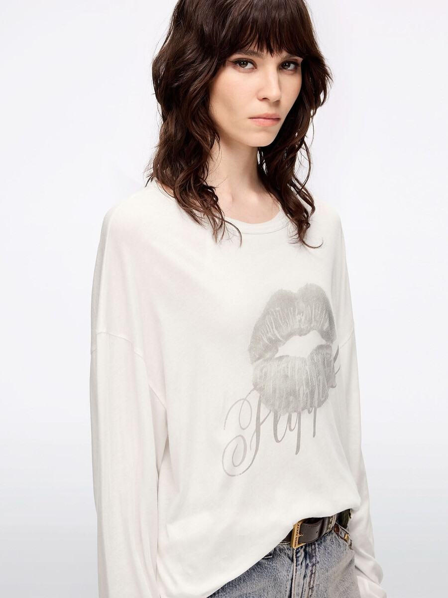 camiseta extragrande con estampado de labios