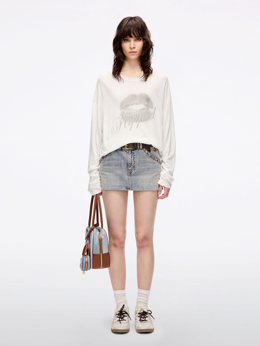 camiseta extragrande con estampado de labios