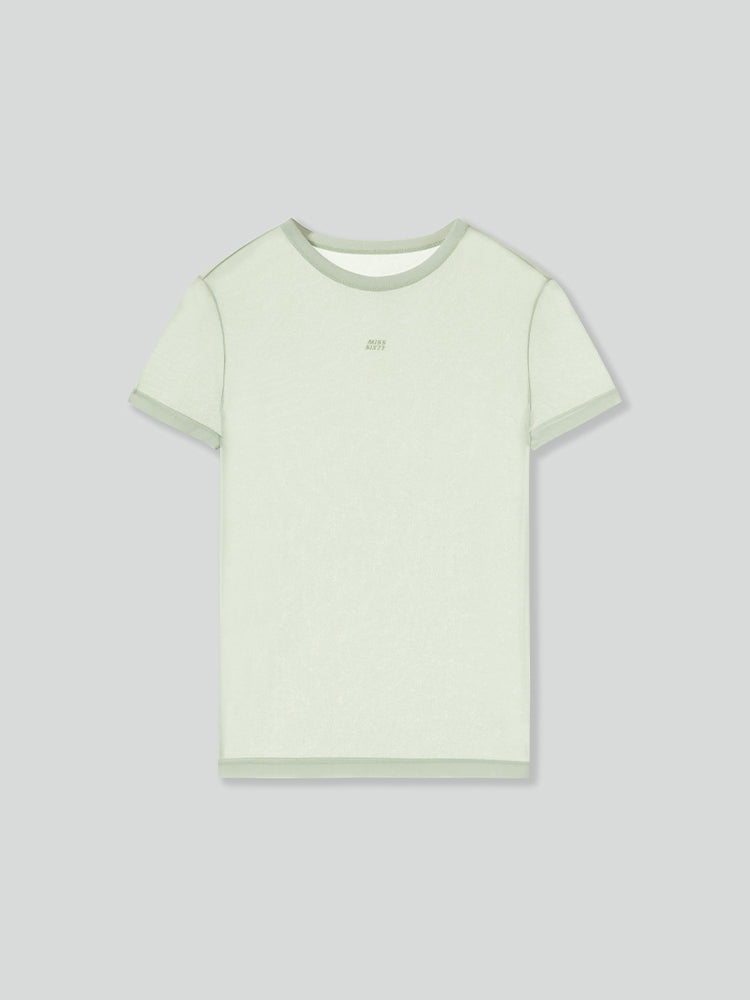 camiseta con estampado de letras