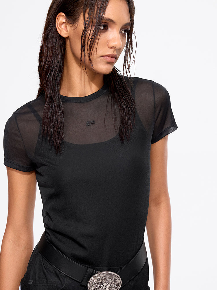 camiseta con estampado de letras