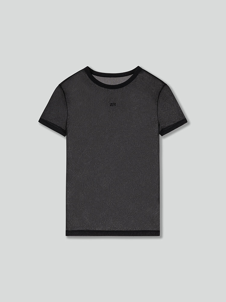 camiseta con estampado de letras