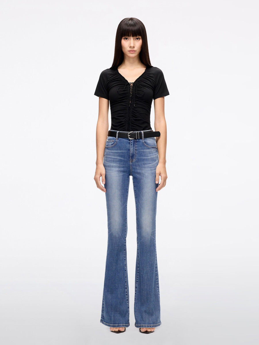 camiseta corta con cordones