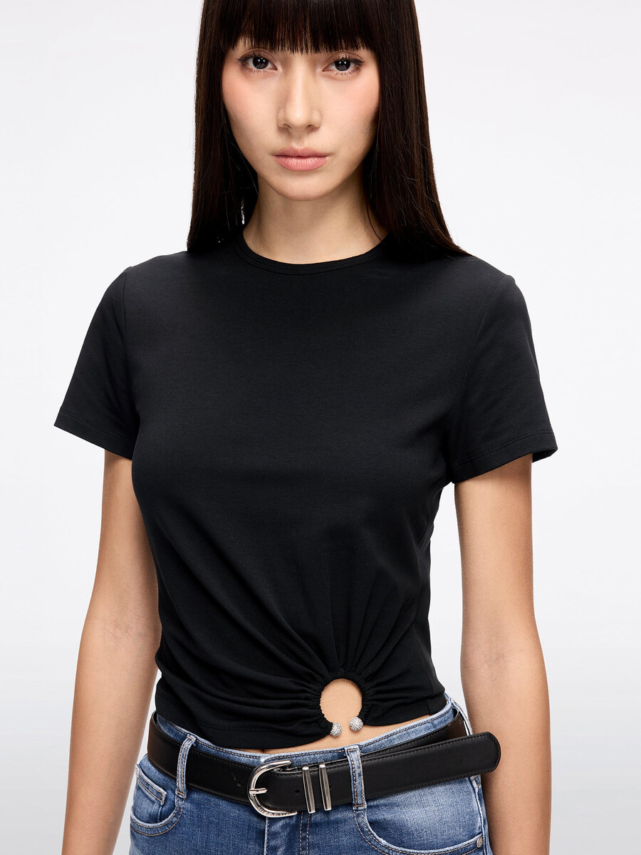 camiseta de manga corta con cuello redondo