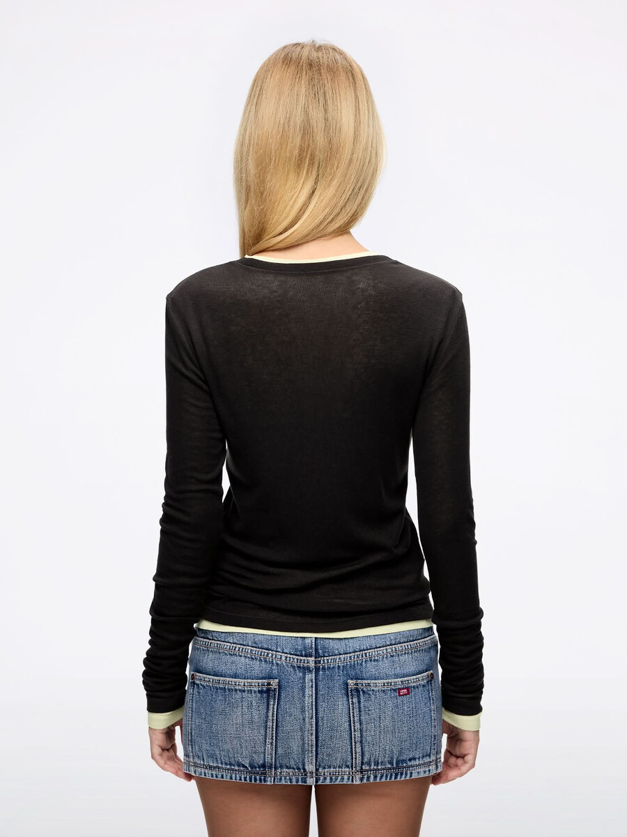 camiseta de capas falsas