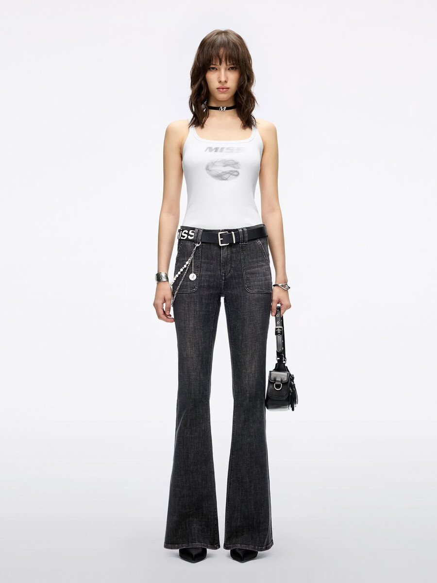 camiseta sin mangas con estampado de labios