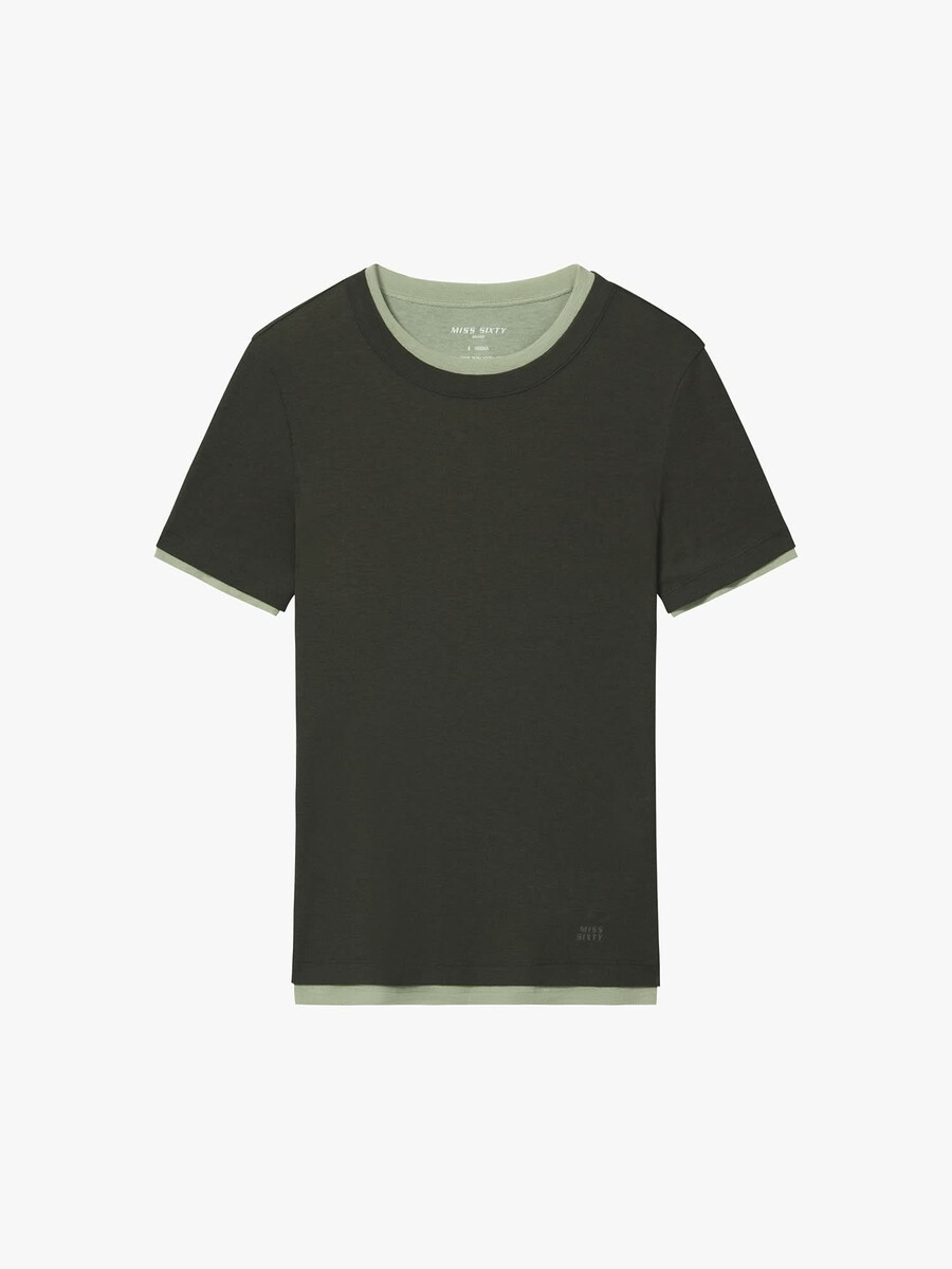 camiseta de capas falsas