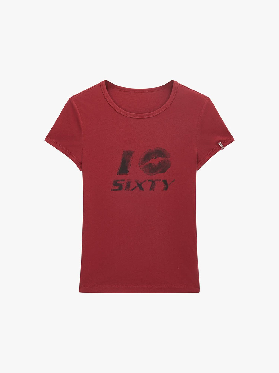 camiseta estampada de corte entallado