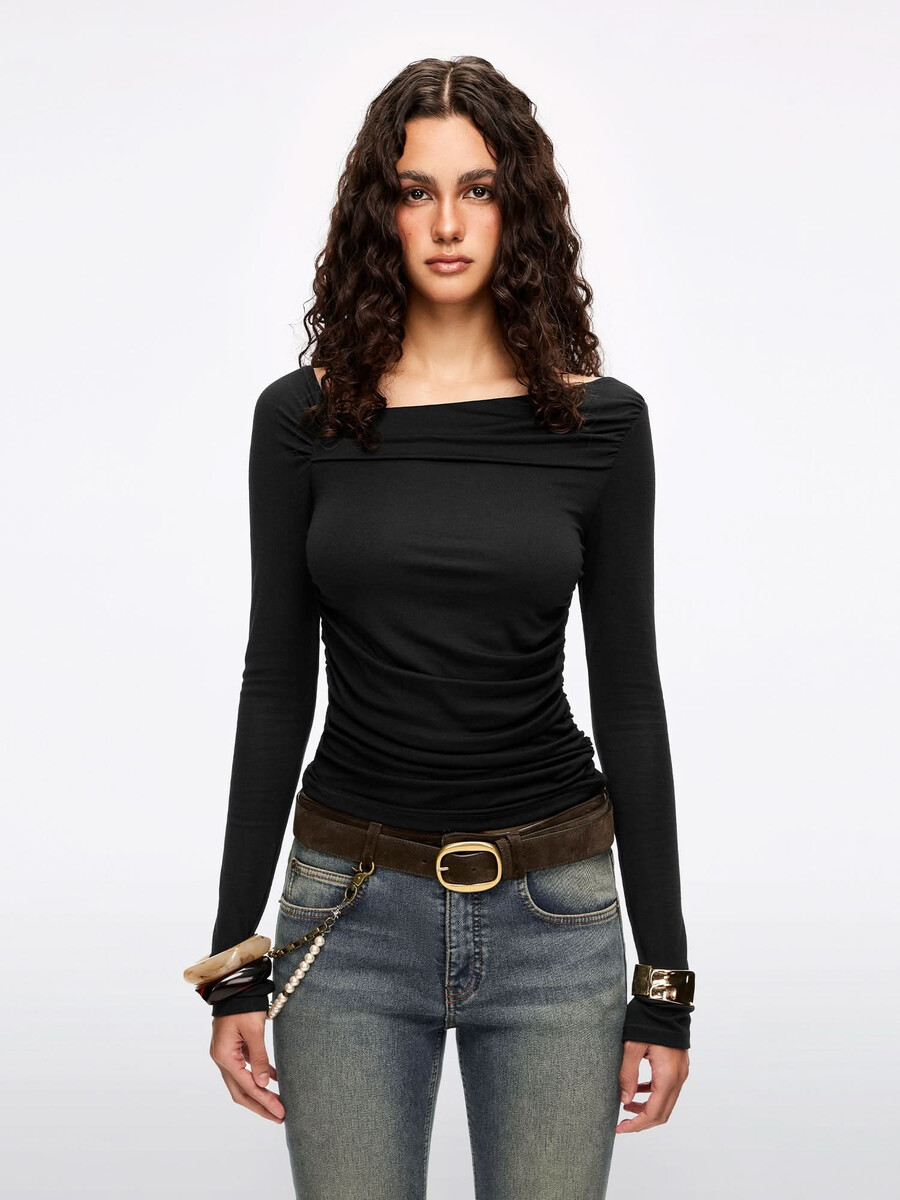 camiseta plisada asimétrica