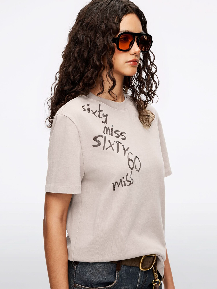 camiseta bordada con diamantes de imitación