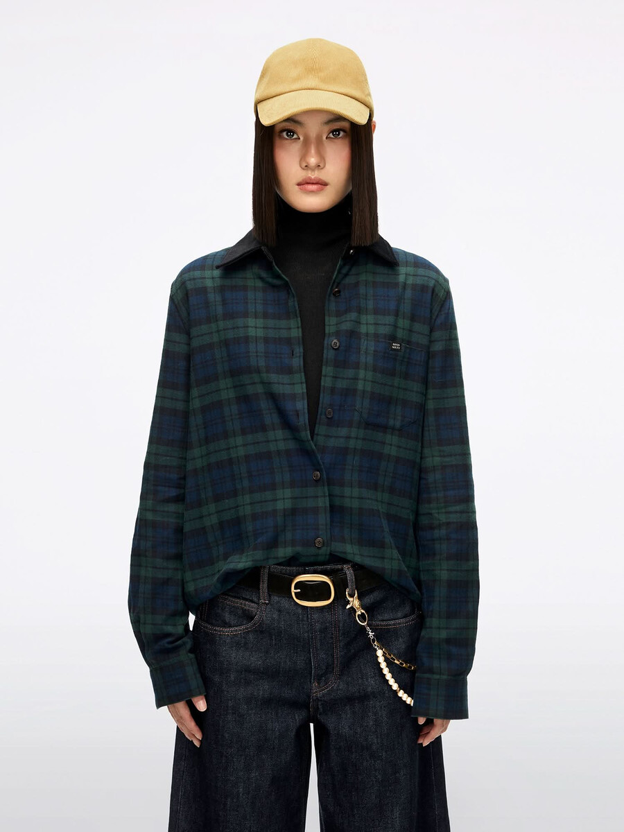 camisa de cuadros con cuello
