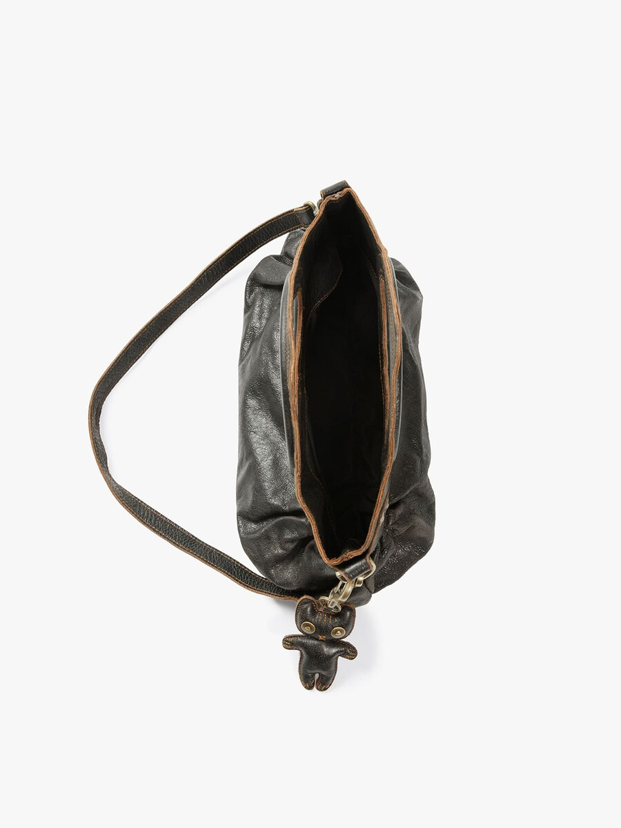 bolso desgastado