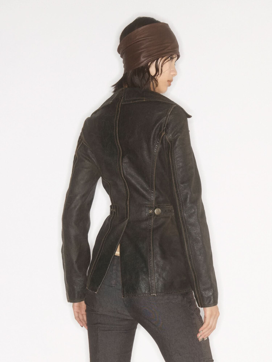 chaqueta de cuero desgastada