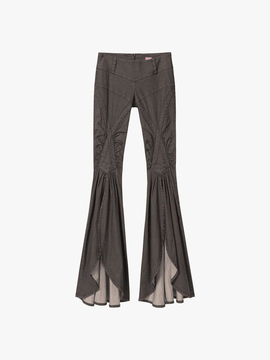 pantalones con abertura en la espalda