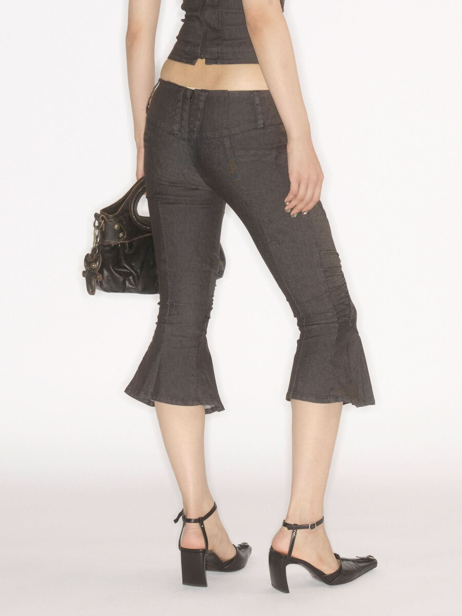 pantalones acampanados con abertura